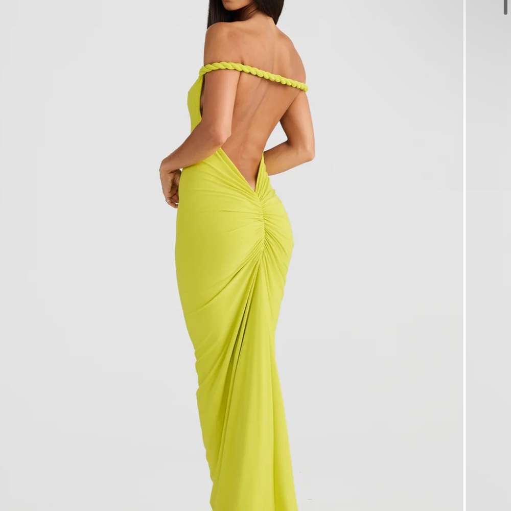 Melanithelabel Maia dress, gorgeous green color, maxi dress, for any occasion.